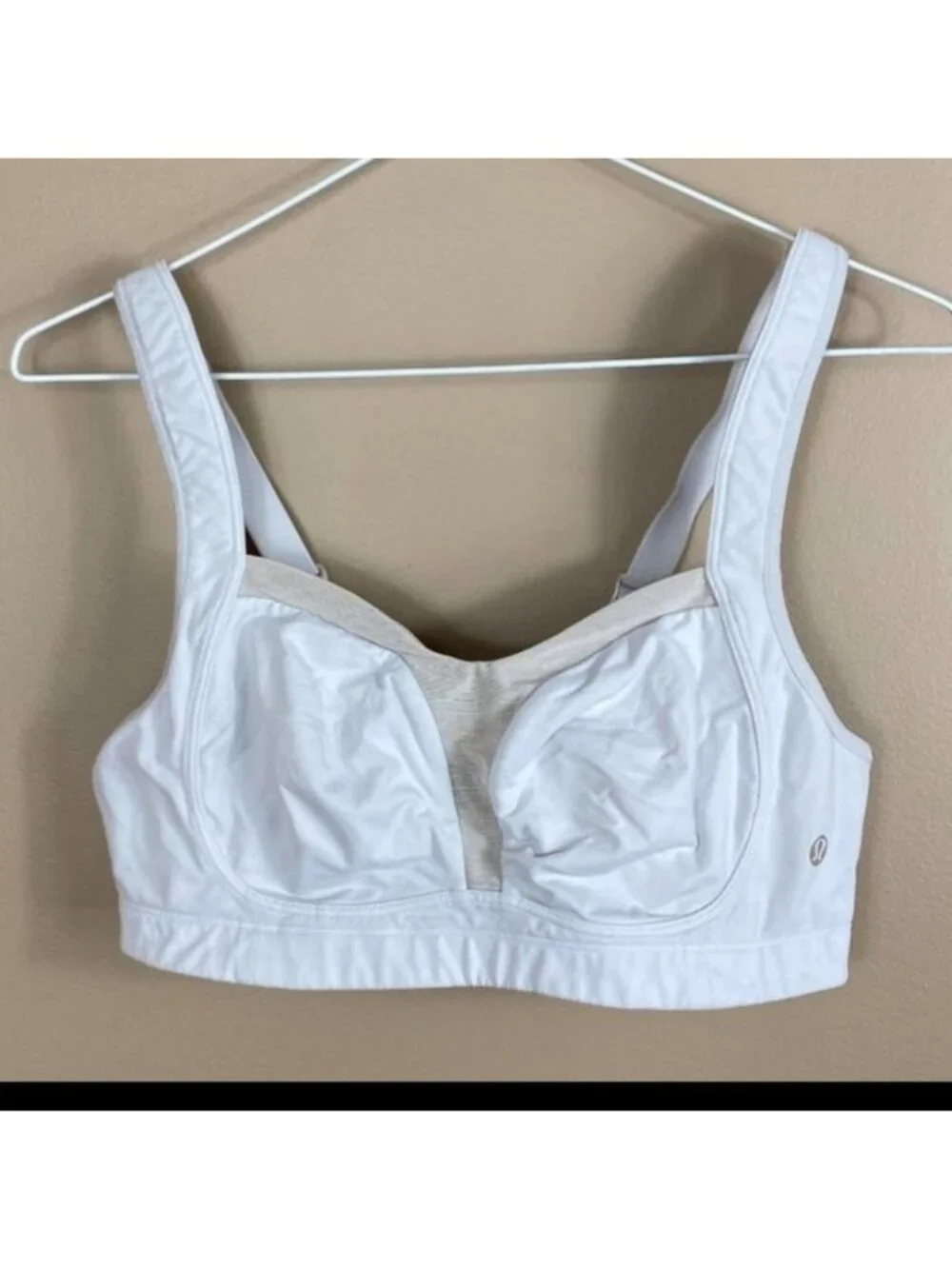 Lululemon Ta Ta Tamer II White & cream
